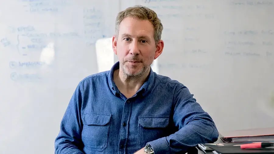 headshot-simon-lendrum